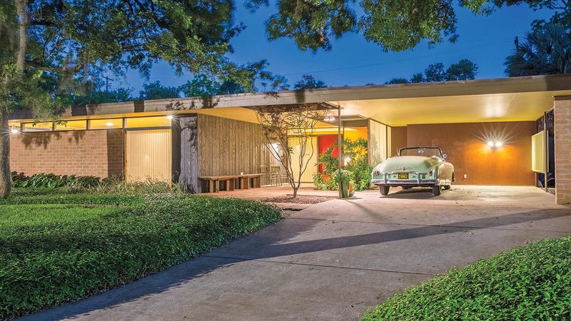 17 Types Of Houston Homes That Might Be History By 2030 - Decor Hint Fairway-style mid-century ranches