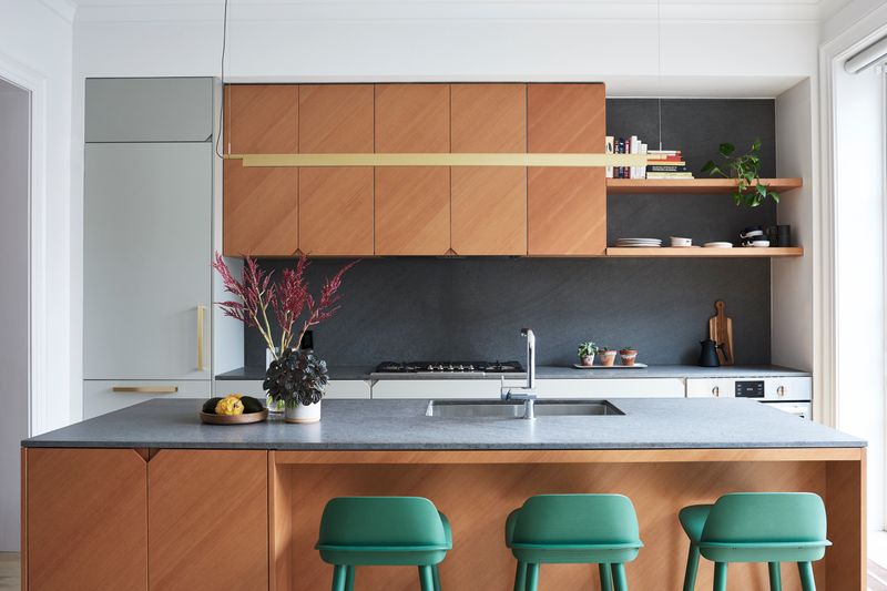 14 Kitchen Deal-Breakers That Make Colorado Homebuyers Run For The Hills, Interior Designers Reveal What To Avoid - Decor Hint Color Scheme Chaos