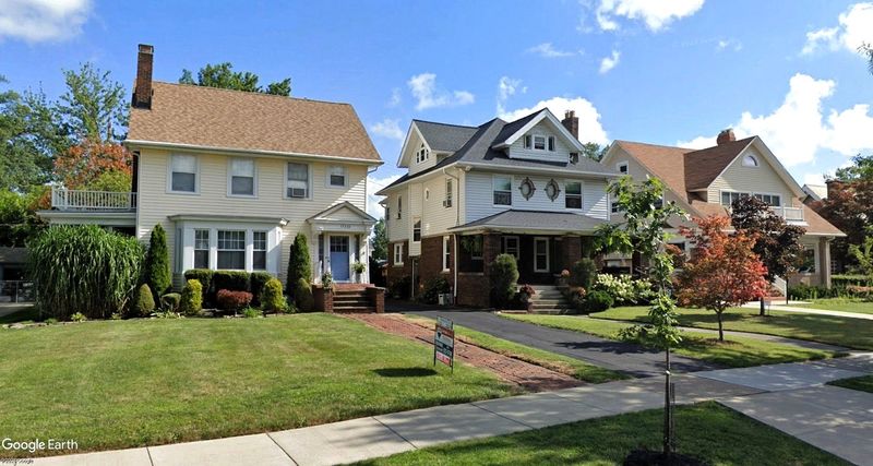 Ohio's Real Estate Shake-Up: 7 Home Types Losing Value By 2025 (And 10 Ready To Boom!) - Decor Hint Vacation Homes And Second Properties: Leisure Market Letdown
