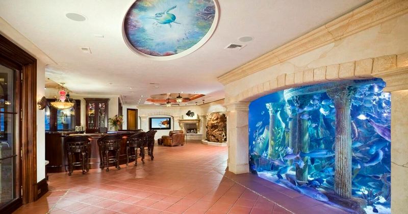 25 Amenities You Can Find In Billionaires' Homes - Decor Hint Aquarium Walls Between Rooms