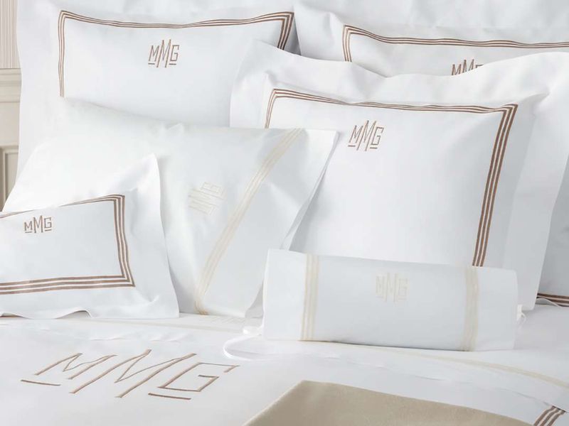 10 Southern Decorating Touches That Define Georgia Living Spaces - Decor Hint Monogrammed Linens And Accessories