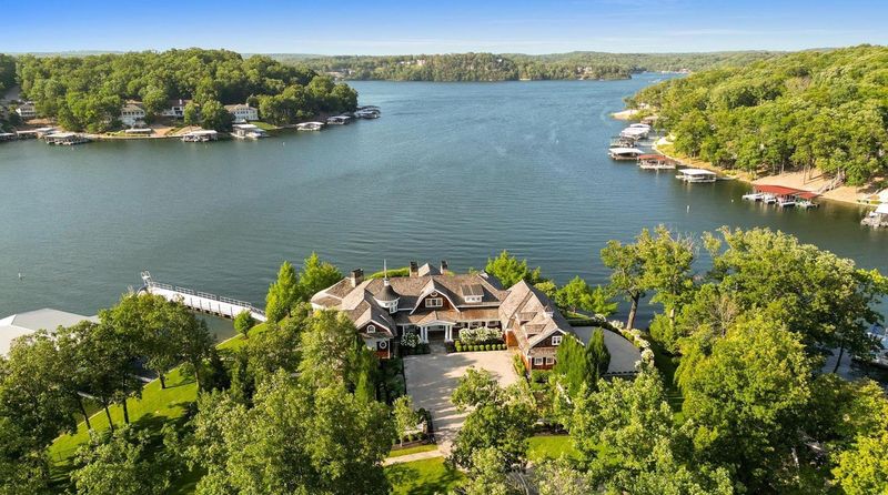 Lakefront Properties at Lake of the Ozarks