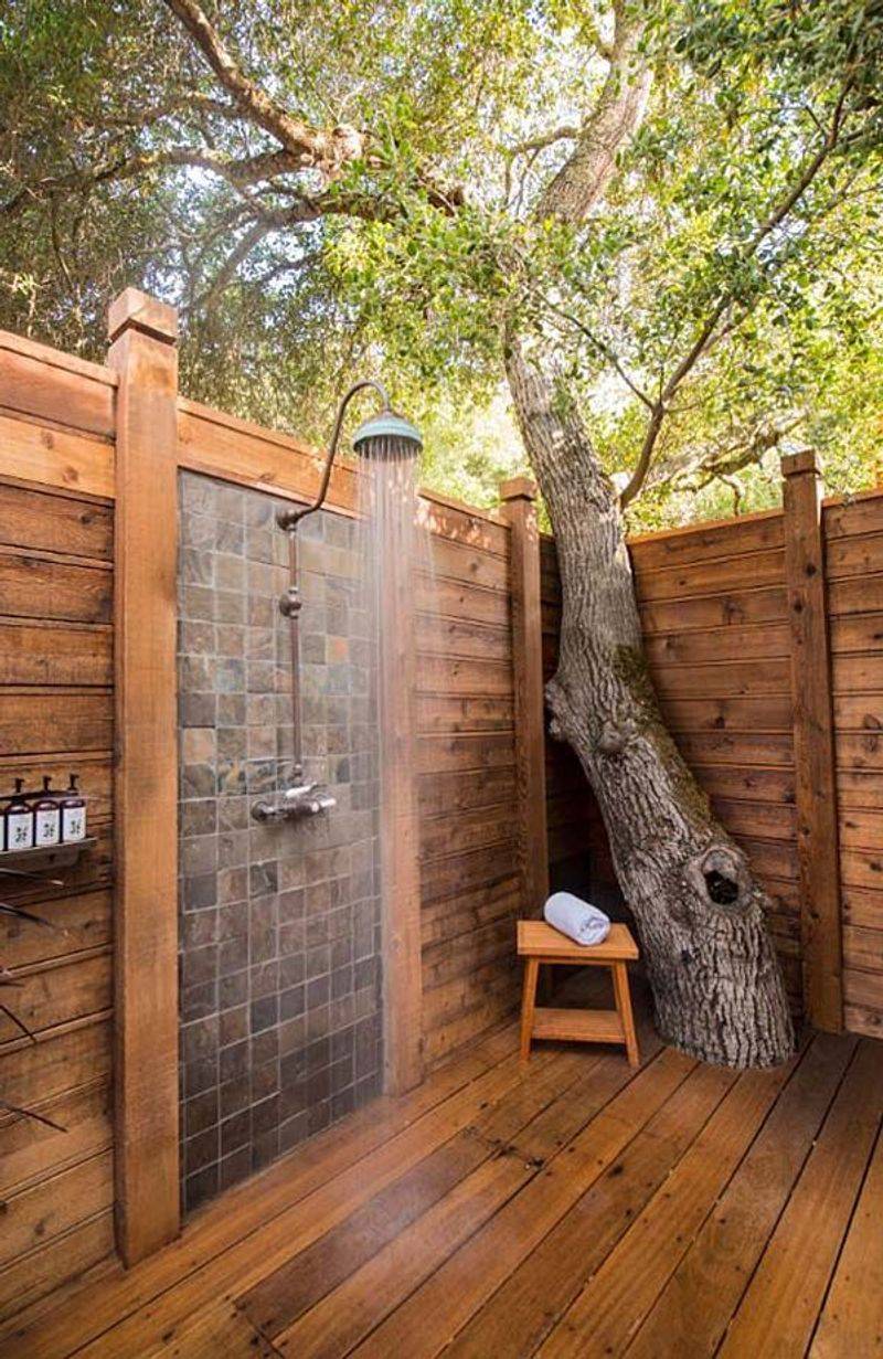 25 Outdoor Shower Ideas That Give Off BIG Beach House Energy - Decor Hint Cedar-Enclosed Rain Shower