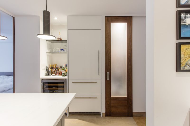 10 Kitchen Elements Bringing Down Houston Homes Plus 10 Designer-Approved Alternatives - Decor Hint Integrated Appliance Panels