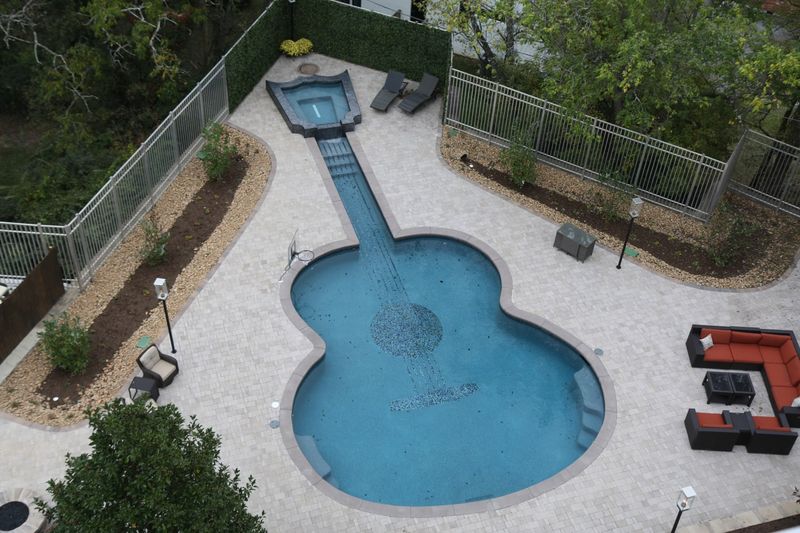 10 Ideas For Nashville Homes That Blend Music City Style With Classic Charm - Decor Hint Guitar-Shaped Pools