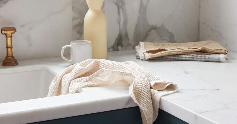 6 Kitchen Items That Bring Down Your Look And 6 That Instantly Upgrade It, According To Designers - Decor Hint Natural Textile Touches