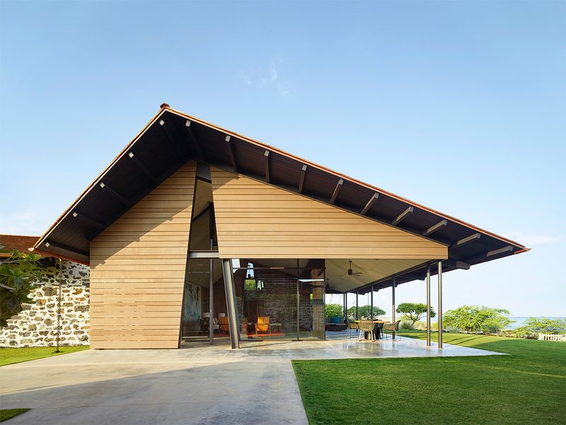 Aloha At The Front Door: 9 Curb Appeal Styles That Capture Hawaii's Historic Charm - Decor Hint Rustic Island Vernacular