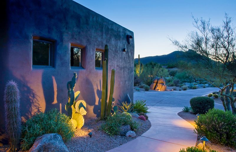 What Arizona DIYers Are Doing With Their Weekends (And Loving It) - Decor Hint Adding Solar-Powered Lighting