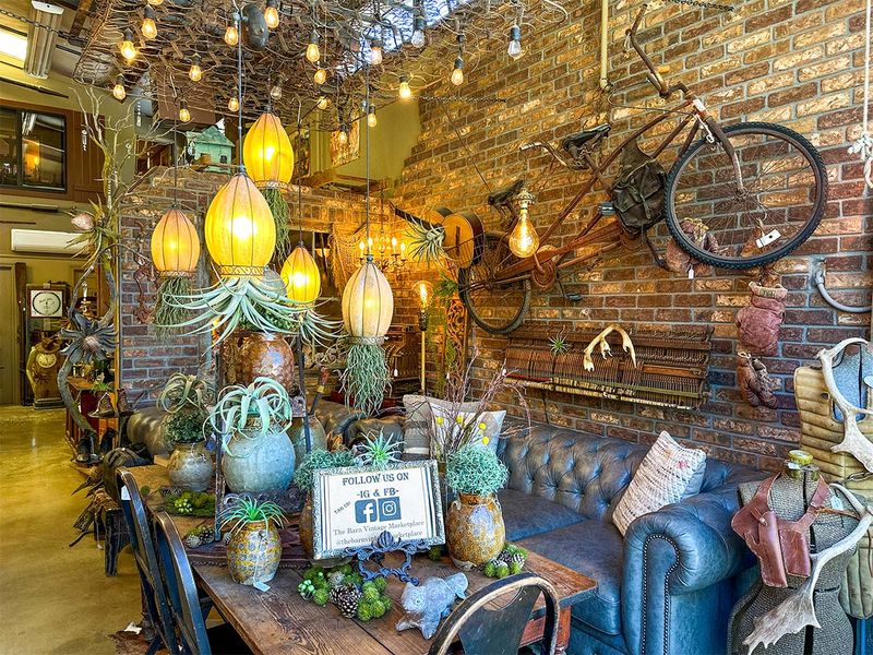 How California's Antique Stores Keep Classic Furniture Trends Alive - Decor Hint Social Media Showcases Vintage Finds to New Audiences