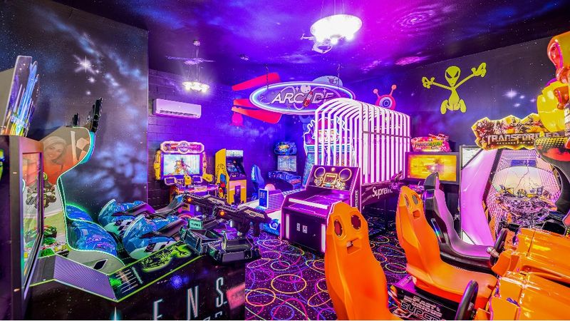 Thinking Of Selling 17 Modern Home Features Turning Off Buyers - Decor Hint Pop Culture-Themed Rooms