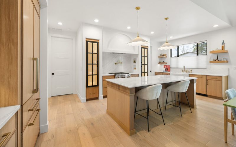 13 Natural Kitchen Colors Vancouver Designers Love For 2025 - Decor Hint Natural Wood Tones