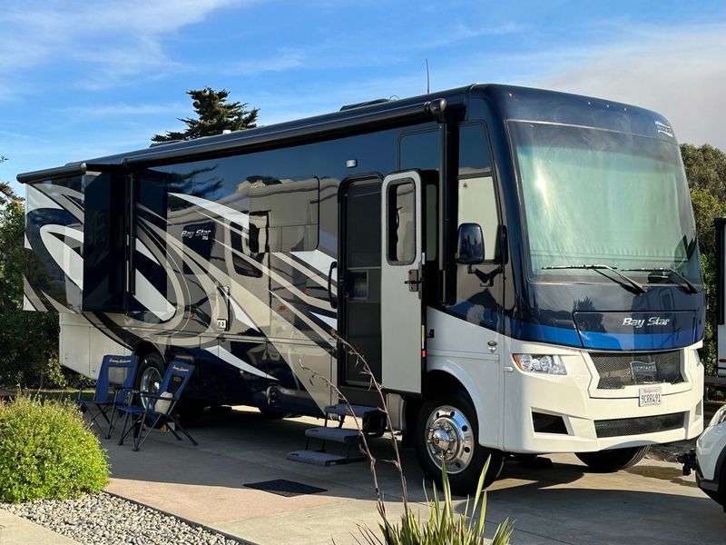 17 Motorhomes Perfect For Retired Couples Living The Dream - Decor Hint Newmar Bay Star: Residential Comfort for Extended Living