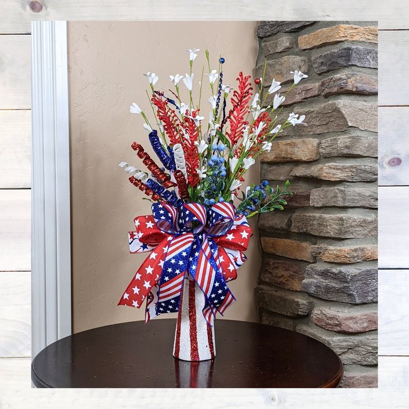 Make Your Fourth Sparkle With These 16 Red White & Blue Decor Tips - Decor Hint Glittery Centerpieces