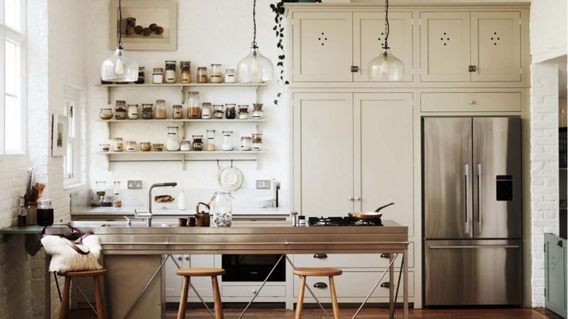 New Mexico Designers Say These 12 Kitchen Looks Are Dated Stick With 10 These Instead - Decor Hint Open Shelving Touches (instead)