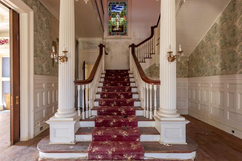 Historic 120-Year-Old Alabama Mansion Offers A Rare Look Into The Past - Decor Hint Interior Highlights