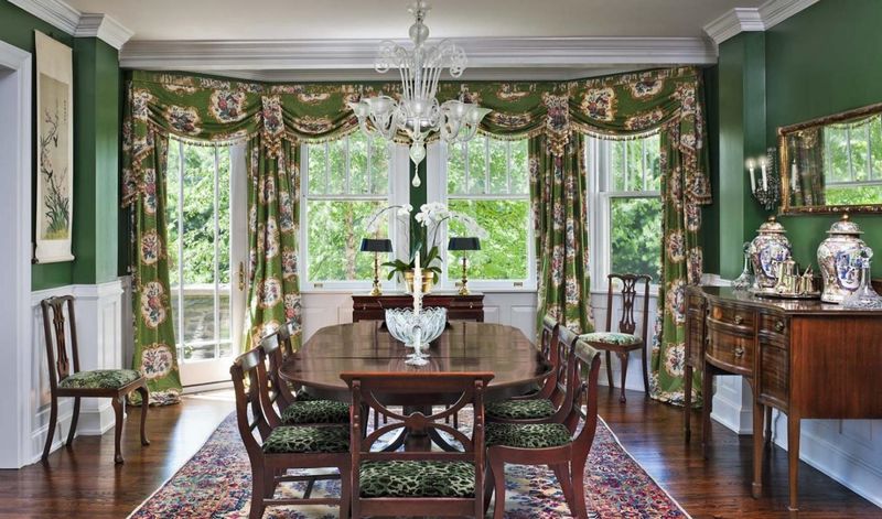17 Types Of Houston Homes That Might Be History By 2030 - Decor Hint Tiny carpeted formal dining rooms