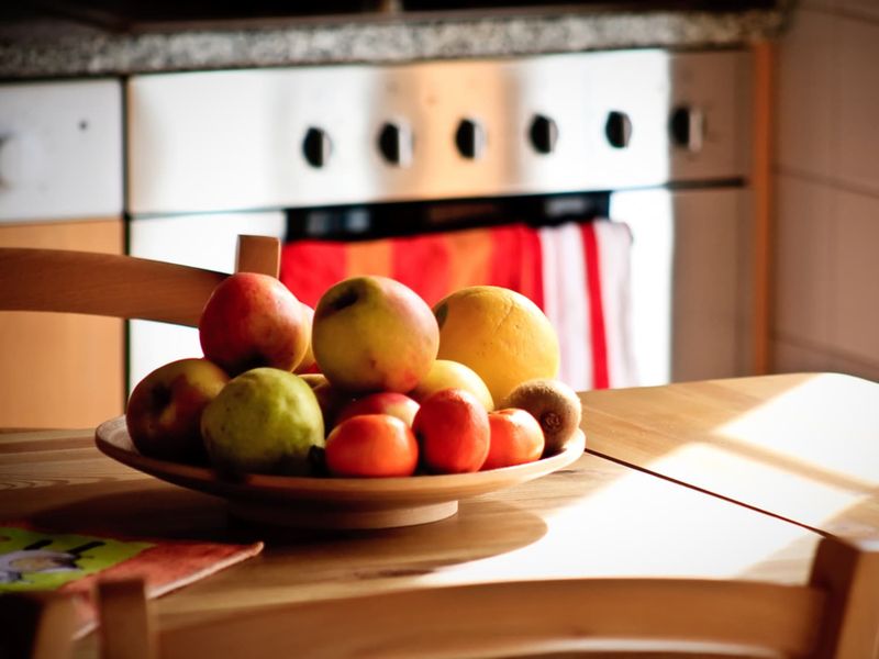 25 Outdated Home Decor Mistakes Everyone Probably Makes - Decor Hint Fake Fruit Displays