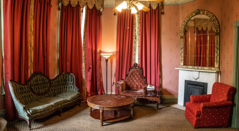 11 Classic Looks Still Going Strong In Eureka Springs - Decor Hint Ornate Wallpaper in Bold, Historic Prints