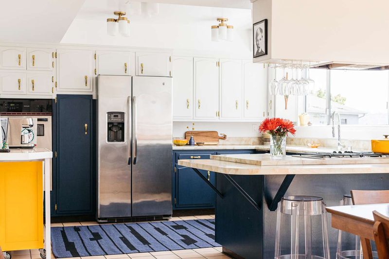 22 Ways To Modernize An Outdated Kitchen Without Totally Replacing It - Decor Hint Paint Walls