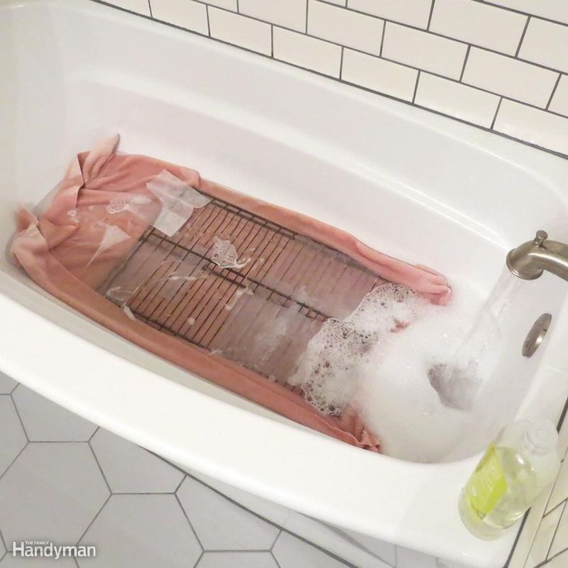 10 Natural Ways To Clean Oven Racks Without Using Harsh Chemicals - Decor Hint Steam Cleaning in the Bathtub
