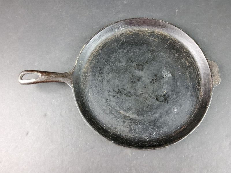 9 Items In Your Home That Are Worth More Than You Would Think And 8 That Are Worth Less - Decor Hint Cast Iron Cookware - Kitchen Gold
