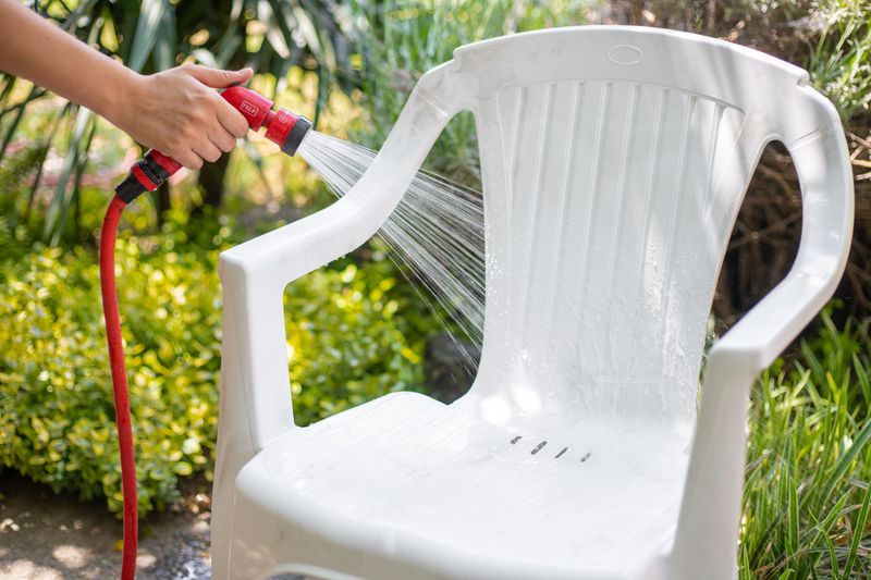 9 Items To Avoid On Your Oklahoma Porch And 4 That Add Value - Decor Hint Cheap Plastic Furniture Fades Fast