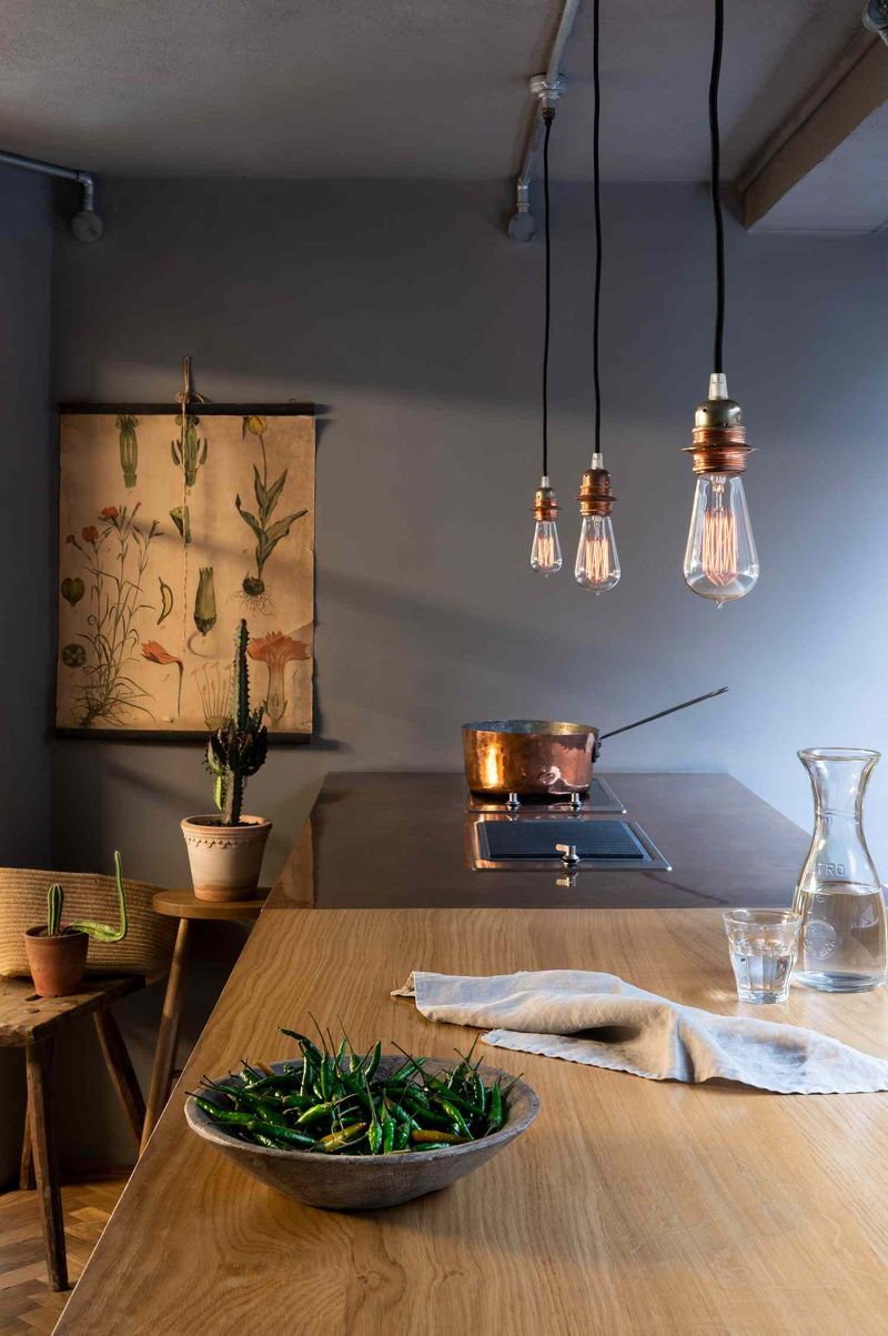 Brooklyn Style Alert 7 Decor Pieces On Their Way Out In 2026 And 7 That Should've Gone Last Year - Decor Hint Exposed Edison Bulbs (Gone Last Year)
