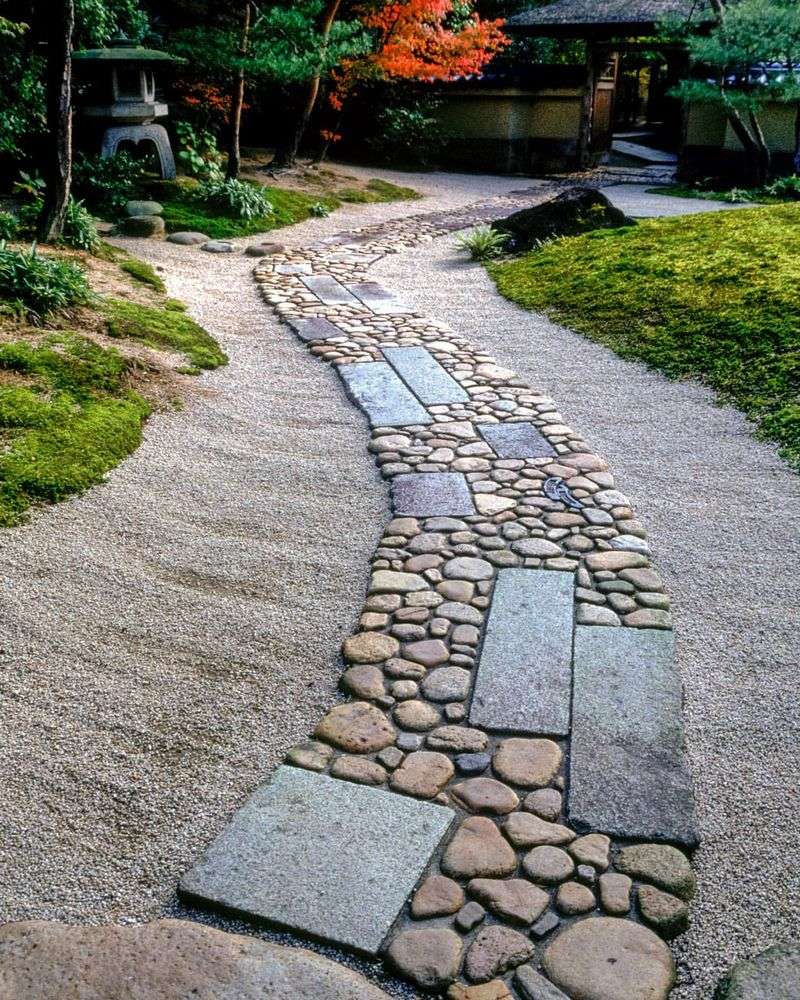 21 Innovative Walkway Designs That Will Spice Up Your Backyard - Decor Hint Japanese-Style Zen Path