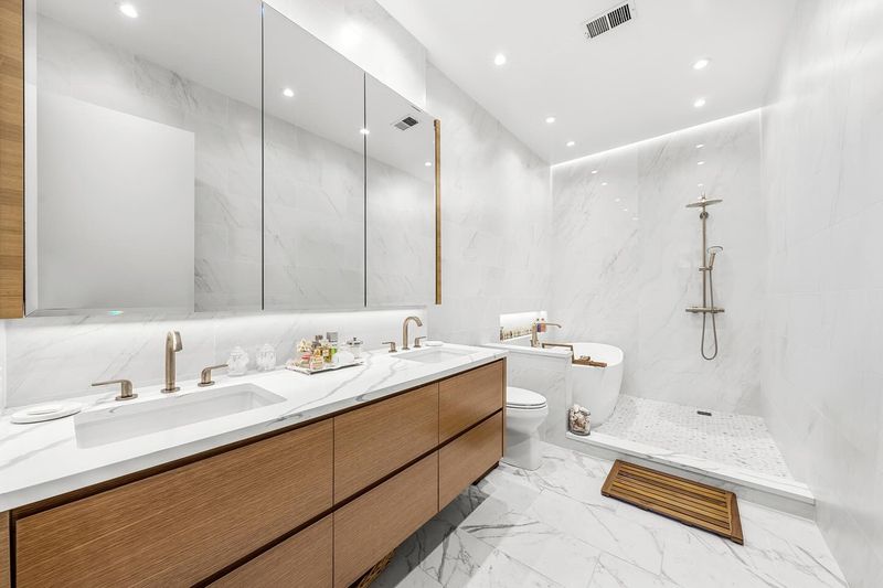12 Bathroom Upgrades You'll Spot All Over Modern New York Apartments - Decor Hint Integrated Storage Solutions