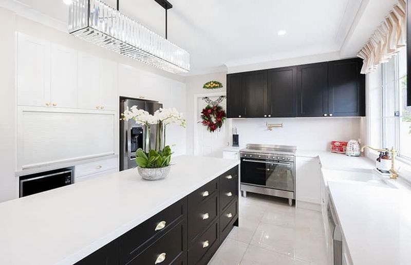 21 Mistakes Everyone Makes When Decorating A Kitchen - Decor Hint Creating Inefficient Traffic Flow