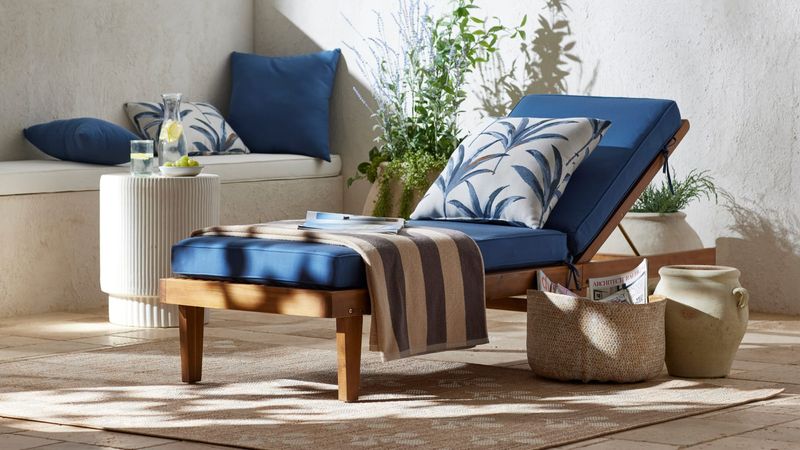 7 Florida Porch And Patio Trends That Scream Relaxation - Decor Hint Weather-Resistant Outdoor Fabrics