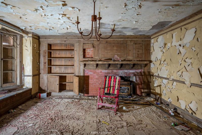 Haunting Beauty And Public Fascination