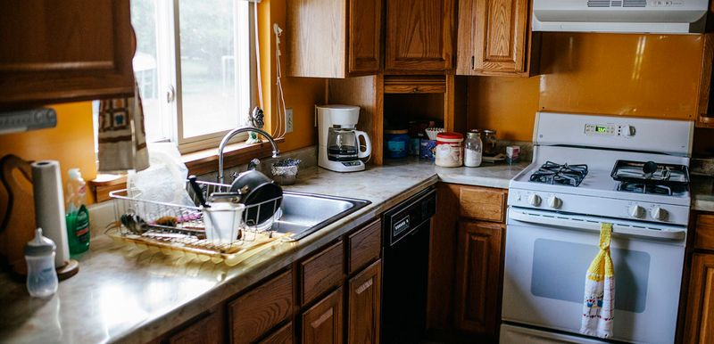 15 Kitchen Details That Should Warn Sellers About Buyer Turnoffs In St Louis - Decor Hint Old Appliances