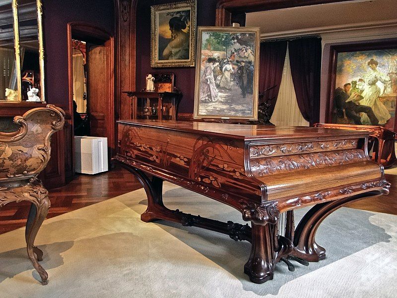 These 9 Antique Styles Are Quietly Making A Comeback In Home Decor - Decor Hint Art Nouveau Nature-Inspired Curves