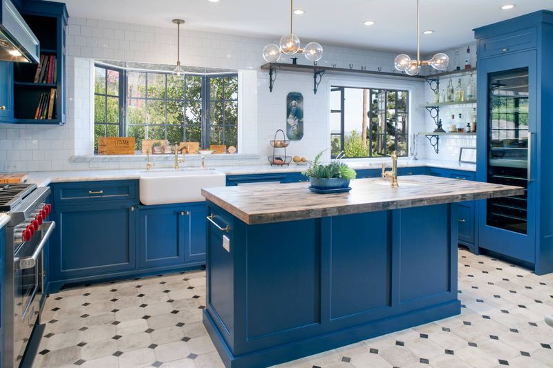 6 Kitchen Colors Losing Popularity In Lebanon And 6 That Still Feel Fresh - Decor Hint Still Fresh: Mediterranean Blue