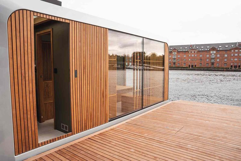 Rooftop Sauna & Spa Room