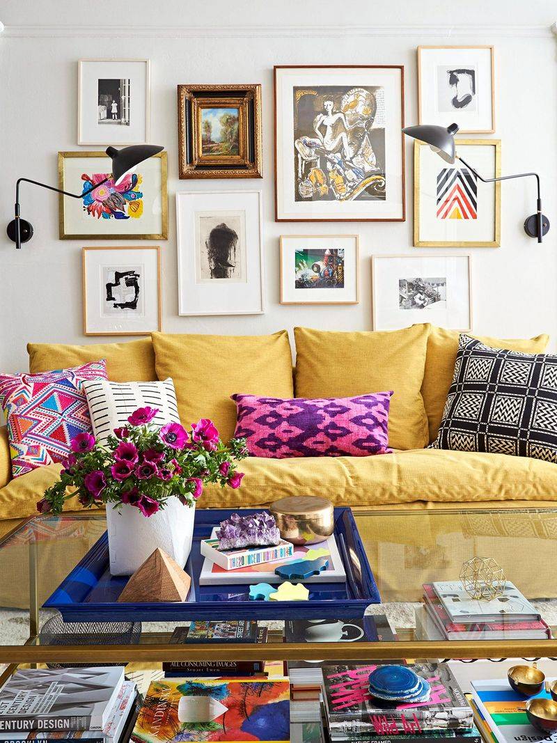 12 Quick Home Updates NYC DIY Fans Are Loving Right Now - Decor Hint Hanging Gallery Wall Art