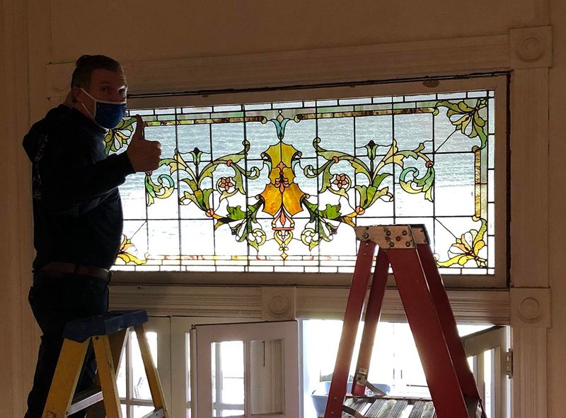 16 Retro New York Apartment Details That Are Almost Extinct - Decor Hint Transom Windows