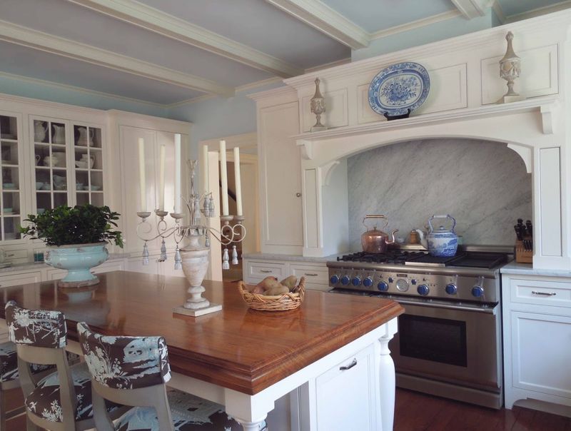 10 Details That Instantly Age North Carolina Kitchens (And 10 That Modernize) - Decor Hint Country Blue and Mauve Color Schemes