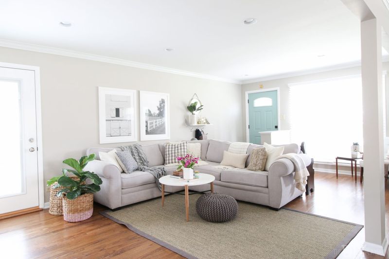 22 Home Offenses That Give Designers Instant Heartburn When They Walk Into Someone's Home - Decor Hint Area Rugs That Are Too Small