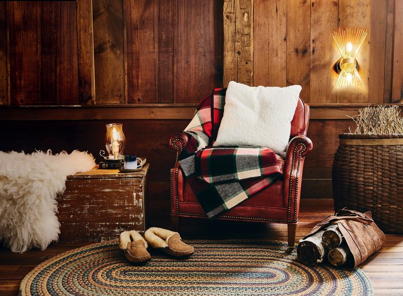12 Cozy Decor Ideas Inspired By Vermont Cabin Homes - Decor Hint Plaid Wool Blankets And Throws