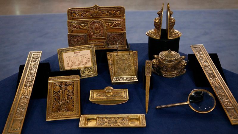 9 Interior Antique Items From The 1900s That Are Really Worth Thousands Of Dollars (And 11 That Are Not) - Decor Hint Tiffany Studios Bronze Desk Sets