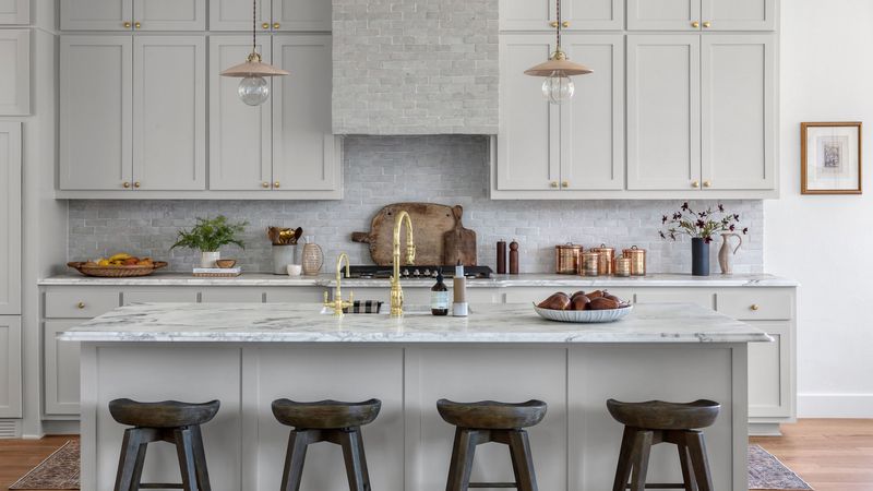 10 Kitchen Styles Decreasing In Alabama And 9 That Stay In Use - Decor Hint Overly Large Kitchen Islands