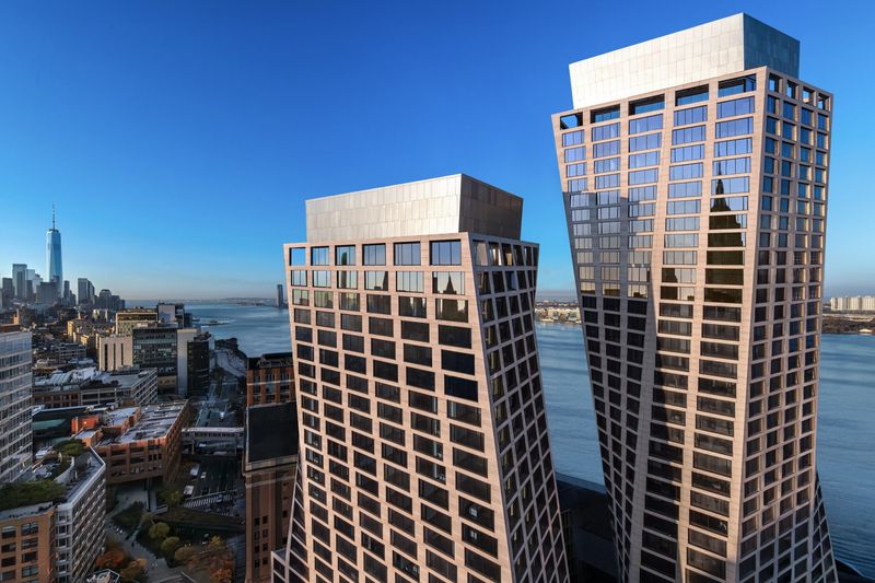 6 Types Of New York Homes Predicted To Drop In Value By Late 2025 (And 6 That Will Surge) - Decor Hint Luxury Condos In Manhattan