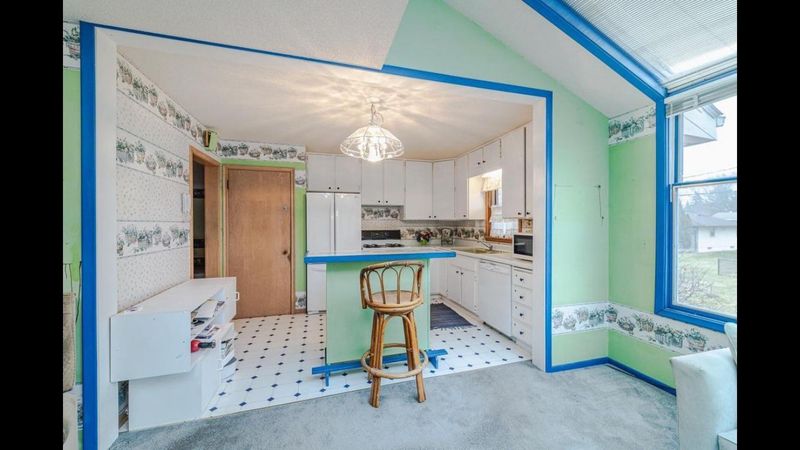 14 Classic Midwest Decorating Styles You Never See In Modern Homes - Decor Hint Wallpaper Borders Along Ceiling Lines