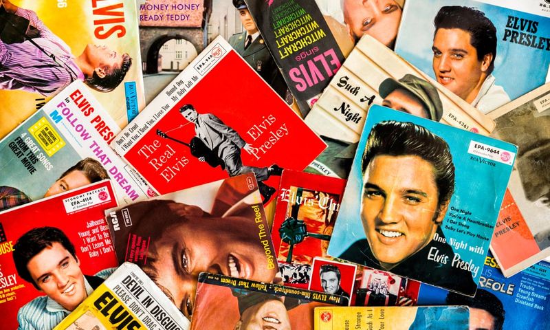 Watch Out For 9 Collectibles Oregon Experts Say Are Fading And 5 Now Worth Zero - Decor Hint Elvis Memorabilia