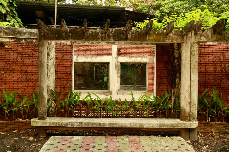 8 Landscaping Changes That Could Transform The Look Of Your Whole Property - Decor Hint Pergolas