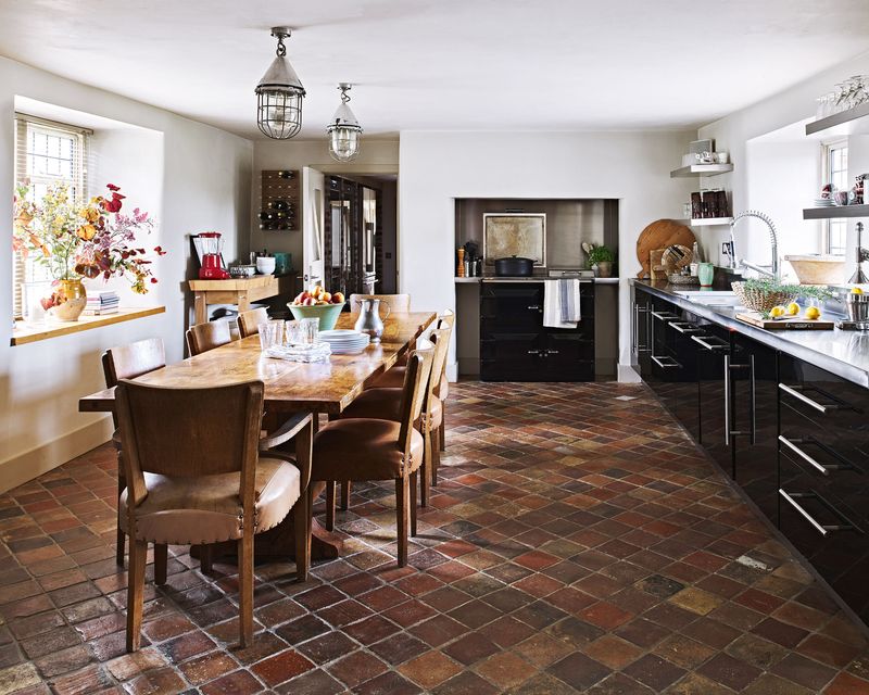 These 17 Kitchen Mistakes Could Cost You A Sale In Pennsylvania - Decor Hint Outdated Tile Flooring Creates Time Warps