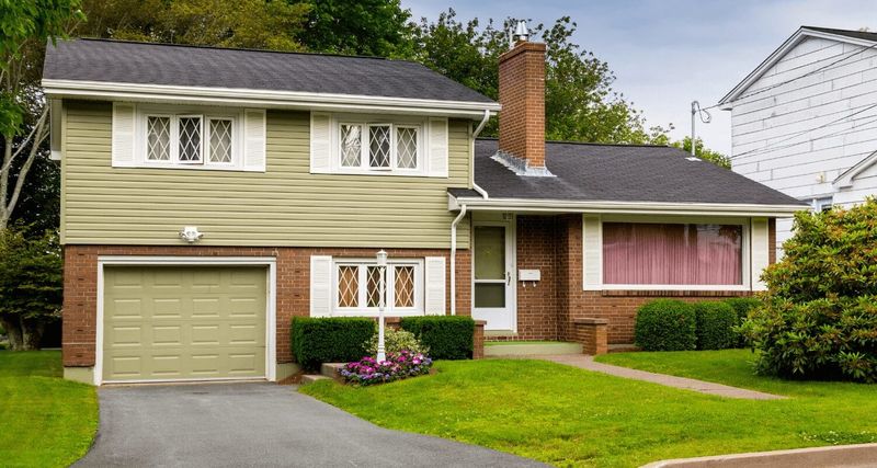 Pennsylvania Real Estate Outlook: 4 Home Styles Gaining Popularity Amid 4 Losing Value - Decor Hint Split-Level Homes Losing Market Appeal