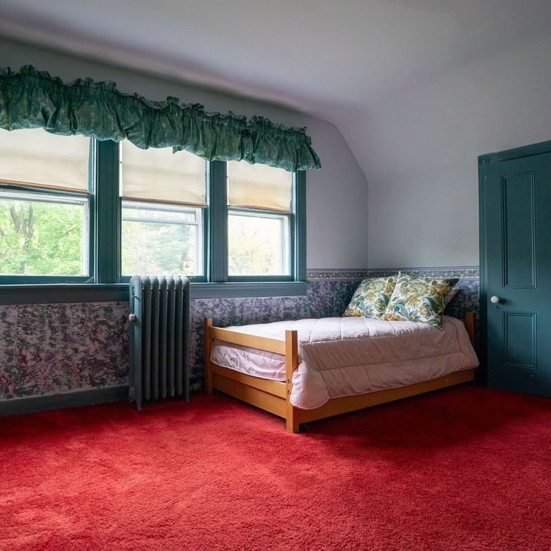 7 Decor Habits Making Your Home Look Stuck In Time And 8 That Are Surprisingly Stylish - Decor Hint Wall-to-Wall Carpet in Every Room
